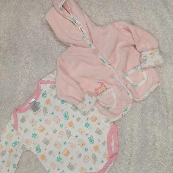 5 for $10 Little Beginnings Longsleeve Onsie &
Plush Button Up Sweater 6-9 - Picture 2 of 4